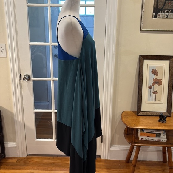 Sugarlips Blue and Green Colorblock Dress - Picture 6 of 8